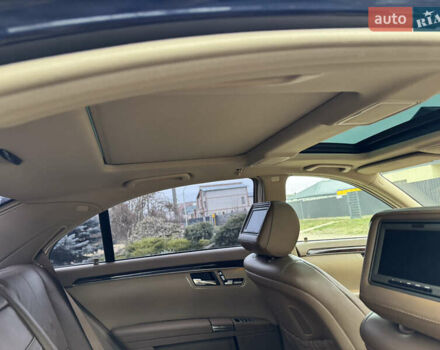 Синий Мерседес С Класс, объемом двигателя 5.46 л и пробегом 190 тыс. км за 9850 $, фото 31 на Automoto.ua