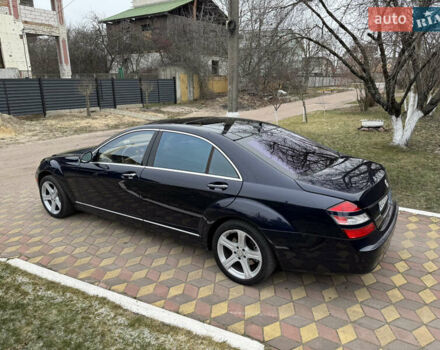 Синий Мерседес С Класс, объемом двигателя 5.46 л и пробегом 190 тыс. км за 9850 $, фото 5 на Automoto.ua