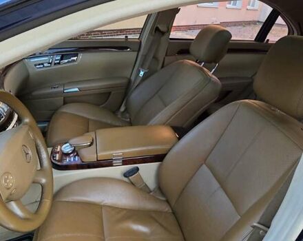 Синий Мерседес С Класс, объемом двигателя 5.46 л и пробегом 288 тыс. км за 8599 $, фото 15 на Automoto.ua