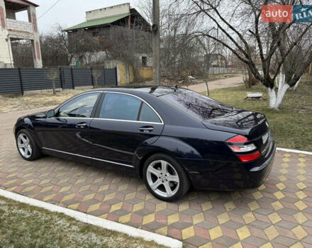 Синий Мерседес С Класс, объемом двигателя 5.46 л и пробегом 190 тыс. км за 9850 $, фото 6 на Automoto.ua