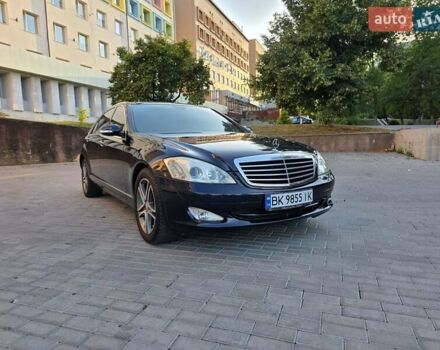 Синий Мерседес С Класс, объемом двигателя 5.46 л и пробегом 288 тыс. км за 8599 $, фото 4 на Automoto.ua