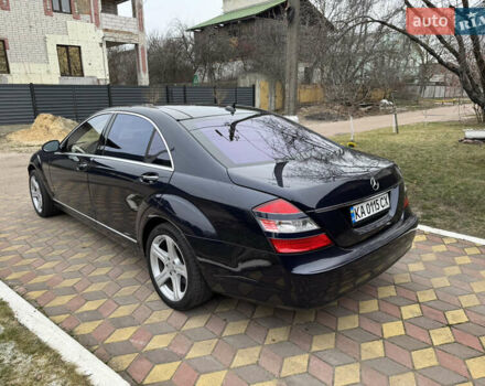 Синий Мерседес С Класс, объемом двигателя 5.46 л и пробегом 190 тыс. км за 9850 $, фото 4 на Automoto.ua