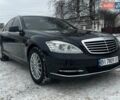 Синий Мерседес С Класс, объемом двигателя 3 л и пробегом 298 тыс. км за 15000 $, фото 1 на Automoto.ua