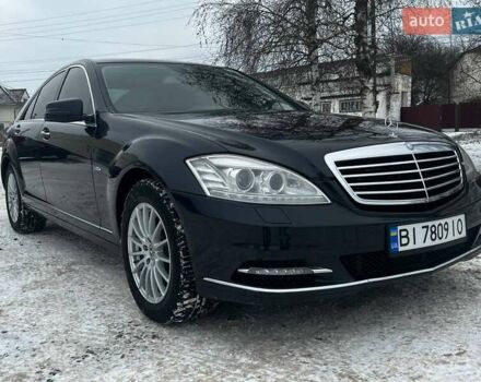 Синий Мерседес С Класс, объемом двигателя 2.99 л и пробегом 290 тыс. км за 17000 $, фото 2 на Automoto.ua