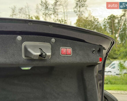 Синий Мерседес С Класс, объемом двигателя 3.99 л и пробегом 89 тыс. км за 61500 $, фото 18 на Automoto.ua