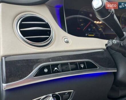 Мерседес С Класс 2018 в Киеве на Automoto.ua Синий Мерседес С Класс, объемом двигателя 3.98 л и пробегом 121 тыс. км за 49990 $, фото 18 на Automoto.ua
