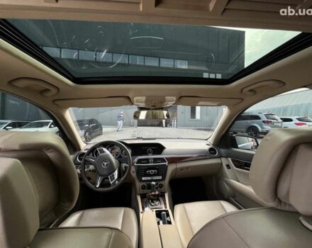 Синій Мерседес С Клас, об'ємом двигуна 2.2 л та пробігом 173 тис. км за 12390 $, фото 14 на Automoto.ua