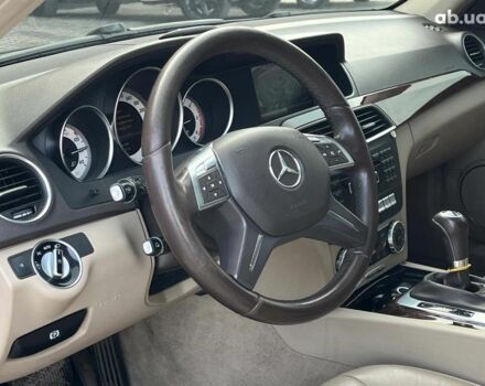 Синій Мерседес С Клас, об'ємом двигуна 2.2 л та пробігом 173 тис. км за 12390 $, фото 37 на Automoto.ua