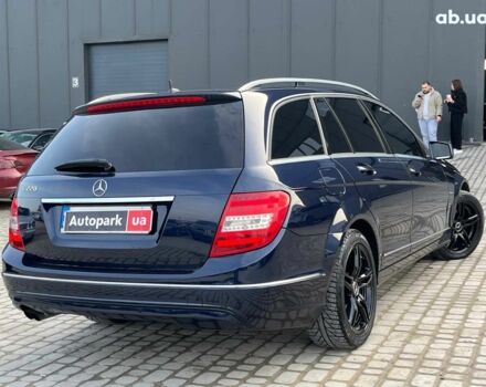 Синій Мерседес С Клас, об'ємом двигуна 2.2 л та пробігом 173 тис. км за 12390 $, фото 4 на Automoto.ua