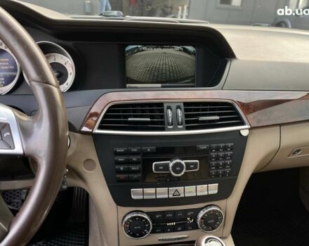 Синій Мерседес С Клас, об'ємом двигуна 2.2 л та пробігом 173 тис. км за 12390 $, фото 32 на Automoto.ua