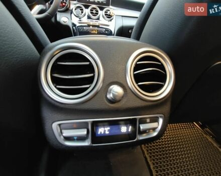 Синій Мерседес С Клас, об'ємом двигуна 2.14 л та пробігом 277 тис. км за 16200 $, фото 6 на Automoto.ua