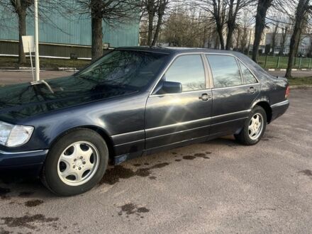 Синий Мерседес С Класс, объемом двигателя 3.2 л и пробегом 400 тыс. км за 5500 $, фото 1 на Automoto.ua