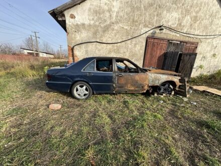 Синій Мерседес С Клас, об'ємом двигуна 3.2 л та пробігом 504 тис. км за 1191 $, фото 1 на Automoto.ua