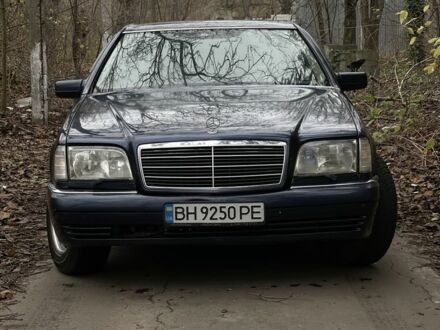 Синий Мерседес С Класс, объемом двигателя 3 л и пробегом 200 тыс. км за 3700 $, фото 1 на Automoto.ua