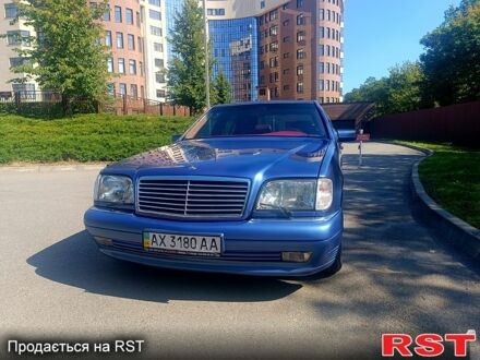 Синий Мерседес С Класс, объемом двигателя 5 л и пробегом 360 тыс. км за 12500 $, фото 1 на Automoto.ua