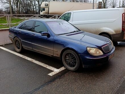 Синий Мерседес С Класс, объемом двигателя 4.3 л и пробегом 0 тыс. км за 3999 $, фото 1 на Automoto.ua