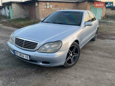Синій Мерседес С Клас, об'ємом двигуна 3.2 л та пробігом 260 тис. км за 6033 $, фото 1 на Automoto.ua