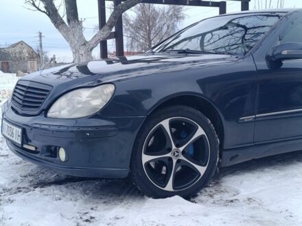 Синій Мерседес С Клас, об'ємом двигуна 5 л та пробігом 443 тис. км за 3999 $, фото 1 на Automoto.ua