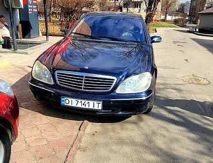 Синій Мерседес С Клас, об'ємом двигуна 4 л та пробігом 280 тис. км за 6000 $, фото 1 на Automoto.ua