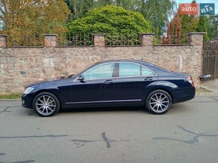 Синий Мерседес С Класс, объемом двигателя 5.5 л и пробегом 350 тыс. км за 11300 $, фото 1 на Automoto.ua