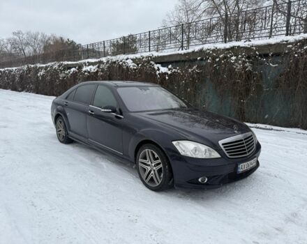 Синий Мерседес С Класс, объемом двигателя 3.5 л и пробегом 337 тыс. км за 8999 $, фото 1 на Automoto.ua