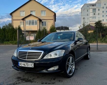 Синій Мерседес С Клас, об'ємом двигуна 3.5 л та пробігом 300 тис. км за 5600 $, фото 1 на Automoto.ua