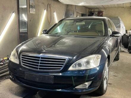 Синий Мерседес С Класс, объемом двигателя 3.5 л и пробегом 360 тыс. км за 7500 $, фото 1 на Automoto.ua