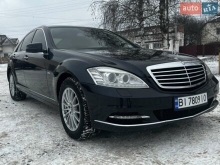 Синій Мерседес С Клас, об'ємом двигуна 3 л та пробігом 298 тис. км за 14000 $, фото 1 на Automoto.ua