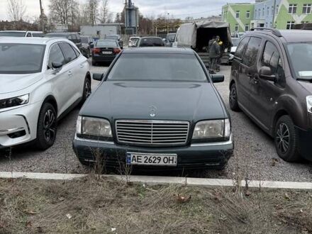 Зелений Мерседес С Клас, об'ємом двигуна 3.2 л та пробігом 257 тис. км за 9000 $, фото 1 на Automoto.ua