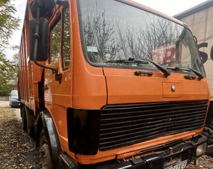 Оранжевый Мерседес SK-Series, объемом двигателя 10.96 л и пробегом 359 тыс. км за 16499 $, фото 2 на Automoto.ua