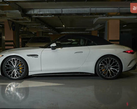 Білий Мерседес СЛ-Клас, об'ємом двигуна 4 л та пробігом 20 тис. км за 205000 $, фото 3 на Automoto.ua