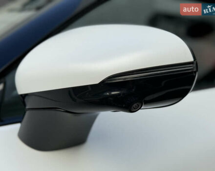 Мерседес СЛ-Клас 2023 у Києві на Automoto.ua Білий Мерседес СЛ-Клас, об'ємом двигуна 2 л та пробігом 15 тис. км за 113000 $, фото 3 на Automoto.ua