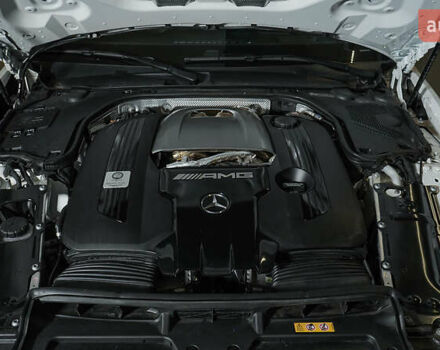 Білий Мерседес СЛ-Клас, об'ємом двигуна 4 л та пробігом 20 тис. км за 205000 $, фото 9 на Automoto.ua