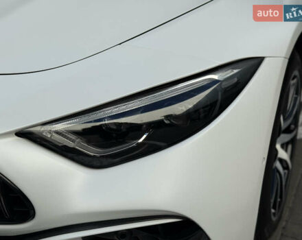 Мерседес СЛ-Клас 2023 у Києві на Automoto.ua Білий Мерседес СЛ-Клас, об'ємом двигуна 2 л та пробігом 15 тис. км за 113000 $, фото 2 на Automoto.ua