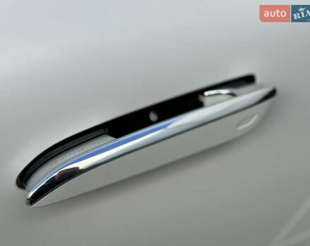 Мерседес СЛ-Клас 2023 у Києві на Automoto.ua Білий Мерседес СЛ-Клас, об'ємом двигуна 2 л та пробігом 15 тис. км за 113000 $, фото 5 на Automoto.ua