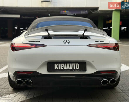 Мерседес СЛ-Клас 2023 у Києві на Automoto.ua Білий Мерседес СЛ-Клас, об'ємом двигуна 2 л та пробігом 15 тис. км за 113000 $, фото 8 на Automoto.ua