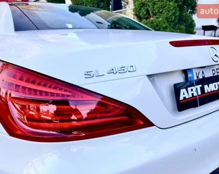 Белый Мерседес СЛ-Класс, объемом двигателя 3 л и пробегом 75 тыс. км за 58999 $, фото 22 на Automoto.ua