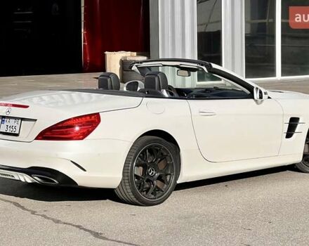 Белый Мерседес СЛ-Класс, объемом двигателя 3 л и пробегом 75 тыс. км за 58999 $, фото 3 на Automoto.ua