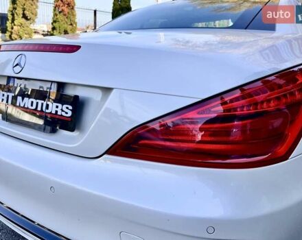 Белый Мерседес СЛ-Класс, объемом двигателя 3 л и пробегом 75 тыс. км за 58999 $, фото 19 на Automoto.ua