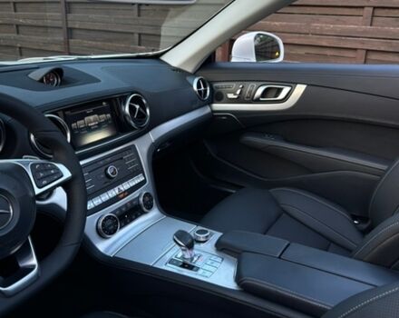 Белый Мерседес СЛ-Класс, объемом двигателя 3 л и пробегом 75 тыс. км за 55000 $, фото 10 на Automoto.ua