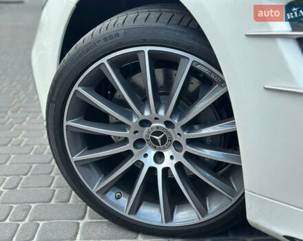 Белый Мерседес СЛ-Класс, объемом двигателя 3 л и пробегом 15 тыс. км за 68500 $, фото 15 на Automoto.ua