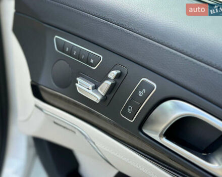 Белый Мерседес СЛ-Класс, объемом двигателя 3 л и пробегом 15 тыс. км за 68500 $, фото 34 на Automoto.ua