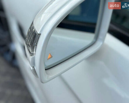 Белый Мерседес СЛ-Класс, объемом двигателя 3 л и пробегом 15 тыс. км за 68500 $, фото 18 на Automoto.ua