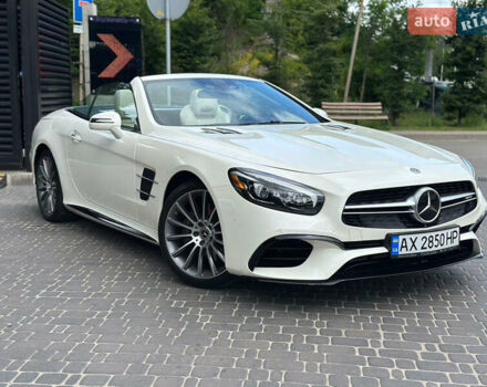 Белый Мерседес СЛ-Класс, объемом двигателя 3 л и пробегом 15 тыс. км за 68500 $, фото 2 на Automoto.ua