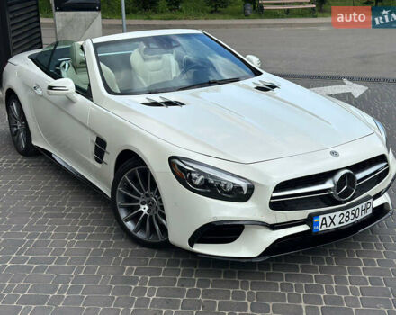 Белый Мерседес СЛ-Класс, объемом двигателя 3 л и пробегом 15 тыс. км за 68500 $, фото 3 на Automoto.ua