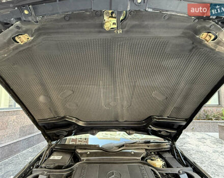 Черный Мерседес СЛ-Класс, объемом двигателя 5 л и пробегом 107 тыс. км за 80000 $, фото 68 на Automoto.ua