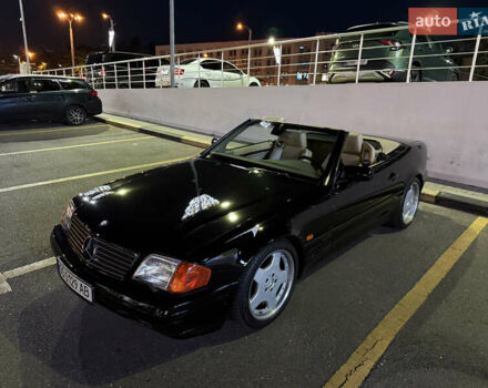 Черный Мерседес СЛ-Класс, объемом двигателя 5 л и пробегом 107 тыс. км за 80000 $, фото 92 на Automoto.ua