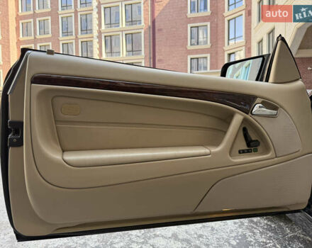 Черный Мерседес СЛ-Класс, объемом двигателя 5 л и пробегом 107 тыс. км за 80000 $, фото 52 на Automoto.ua