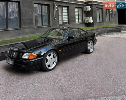 Черный Мерседес СЛ-Класс, объемом двигателя 5 л и пробегом 107 тыс. км за 80000 $, фото 2 на Automoto.ua