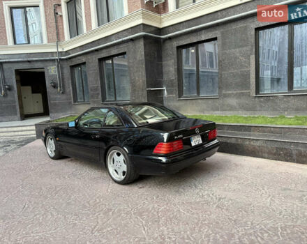 Черный Мерседес СЛ-Класс, объемом двигателя 5 л и пробегом 107 тыс. км за 80000 $, фото 3 на Automoto.ua